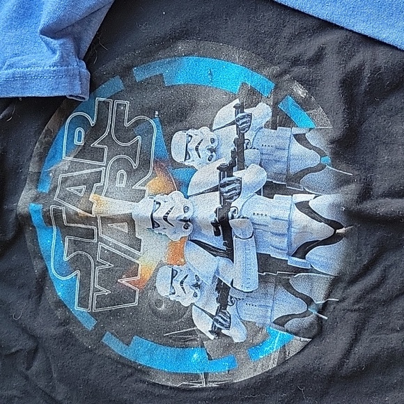 Bundle of two boys star wars shirts - Picture 4 of 5